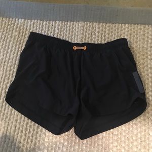 Lucy revolution run shorts 3” hem small black